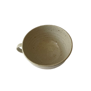 Anna Bystrup kop i beige farve 