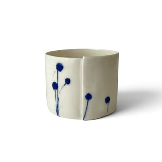 Helene søs Schjødts - Beholder med blåt blomstermotiv
