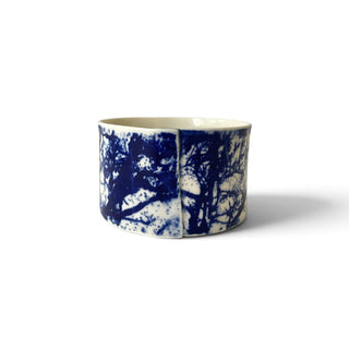 Helene Søs Schjødts - Vase med blåt naturmotiv