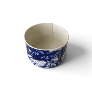 Helene Søs Schjødts - Vase med blåt naturmotiv