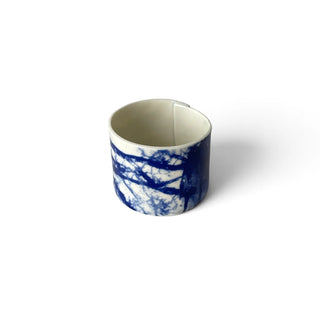 Helene Søs Schjødts - Lille vase med blåt naturmotiv