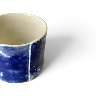 Helene Søs Schjødts - Lille vase med blåt naturmotiv