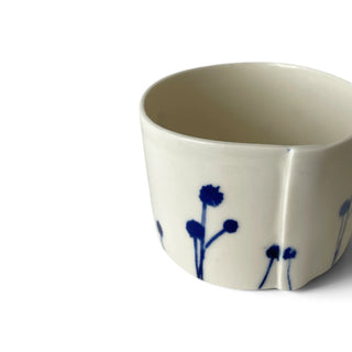 Helene Søs Schjødts - Stor beholder med blåt blomstermotiv