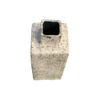 Stor Frikantet Unika vase i farven råhvid set oppefra