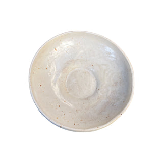 Stort fad i beige set ovenfra 