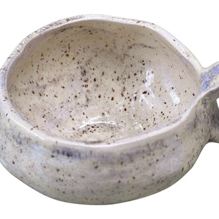 Flad diamant kop med hank I farven lysegrøn med chamotte set tæt på 