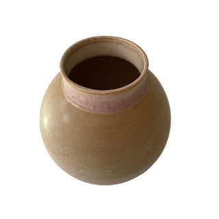 Lena Pedersen stor vase i en flot mat beige/rosa glasur 