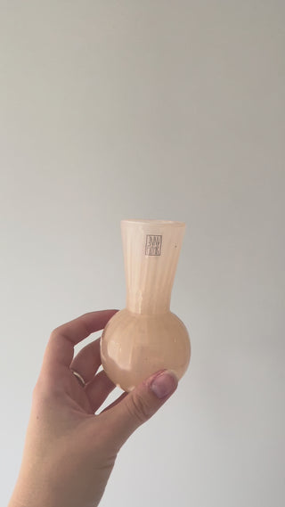 Anne Flohr nøglehulsvase i heliotrop farve 