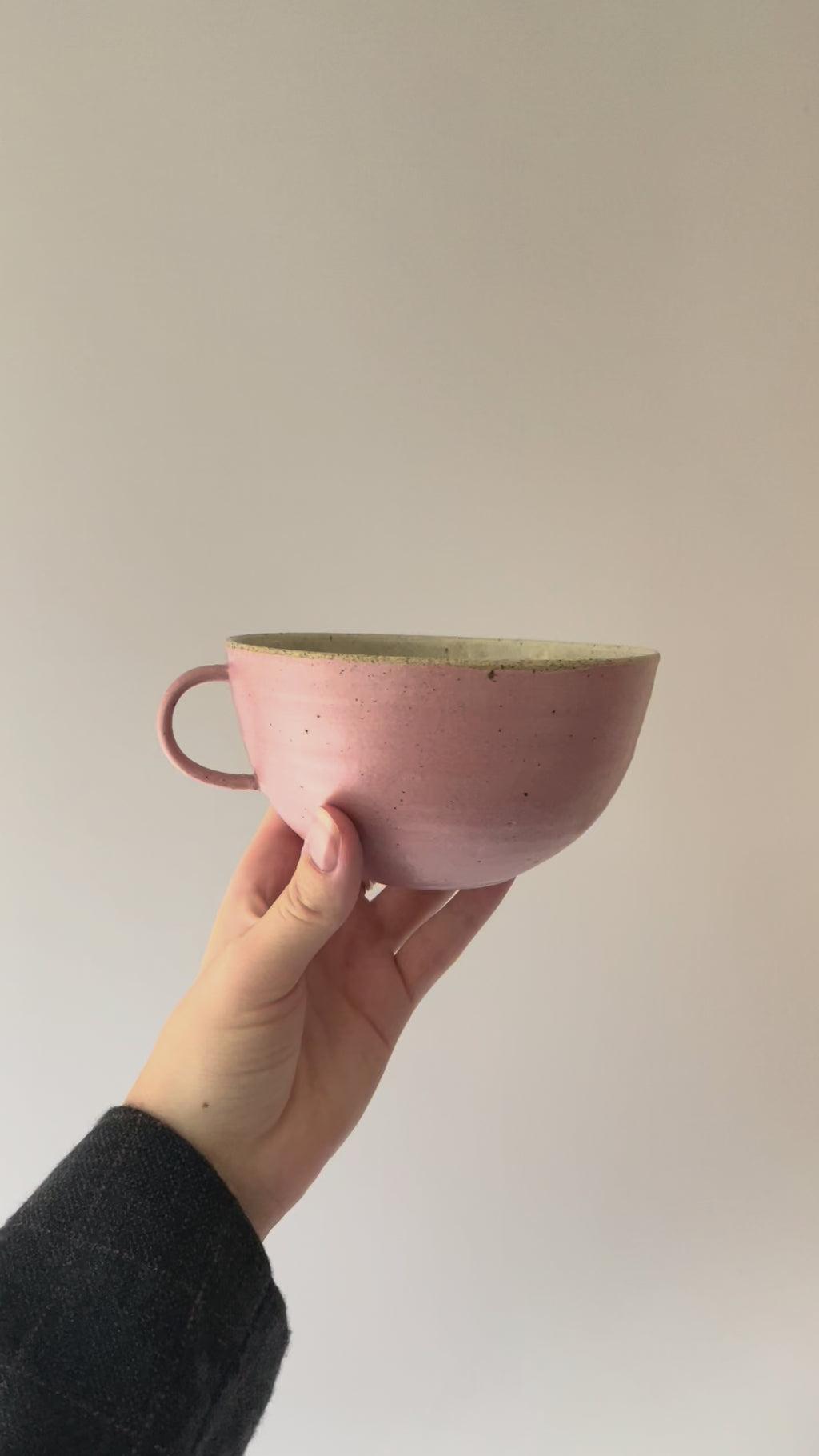 Anna Bystrup kop i lyserød farve 