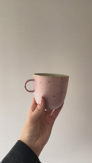 Anna Bystrup kaffekop i lyserød farve