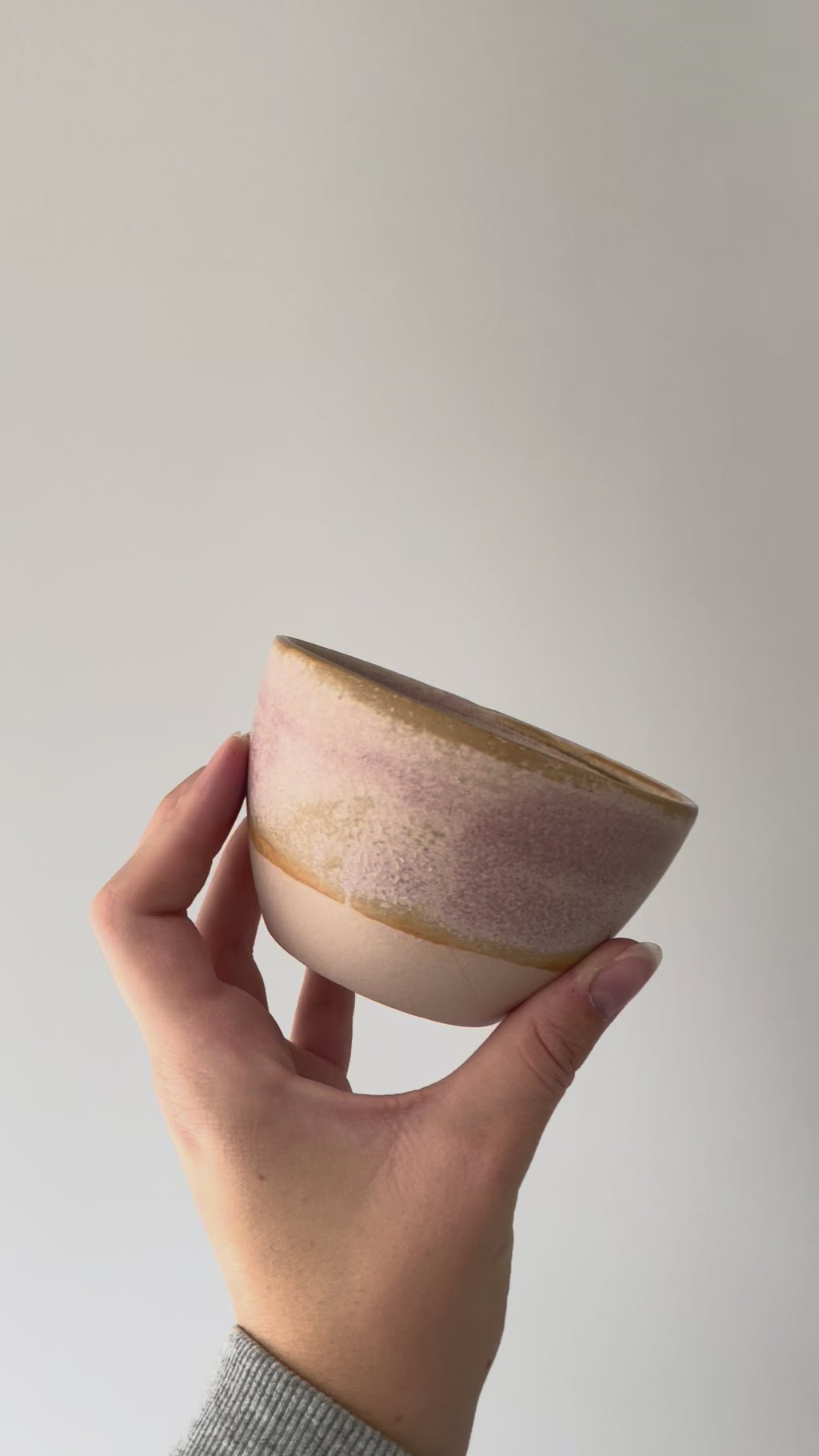 Lena Pedersen lille skål i mat beige/rosa glasur 