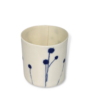 Vase med blå blomster