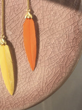 KIVILAI Colored Feather ørering Orange forgyldt