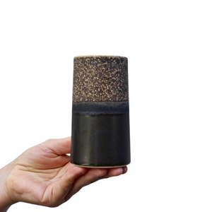 Sustainable Vase - Small mørke brun/sort