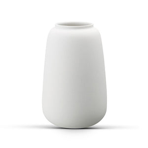 Lille klassiske vase i hvid af Ditte Fischer